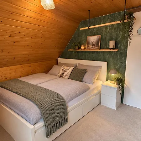Kleine Waldchalet Nyaraló